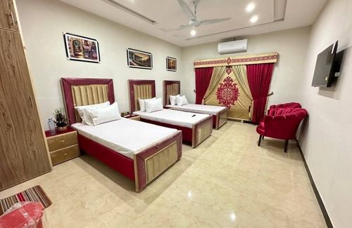 G-9 Sector Cabin | Luxury Blue Inn is the best family guest house in Islamabad.