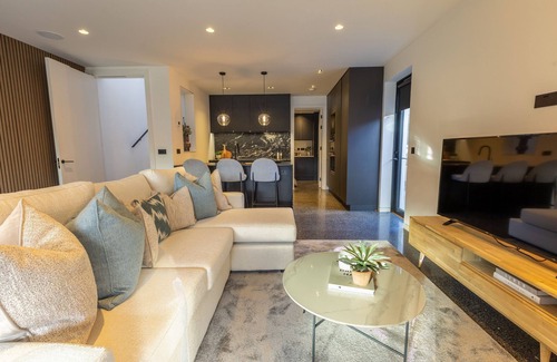 Dublin House | Luxury Brand New 4BR Seaside Retreat Dún Laoghaire