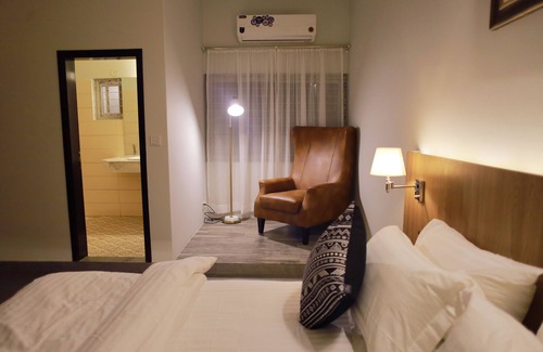 D.H.A. Bed & Breakfast | Luxury Bungalow Rooms Sunset Blvd DHA Phase 2, Karachi