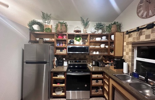 Richland Cabin | Luxury Cabin, fire pit, hanging chairs, WiFi, forest view, river access