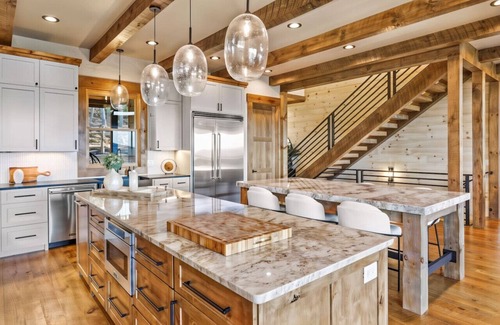 Mineral Bluff Cabin | Luxury Cabin - Mountain Views, Pool Table, Hot Tub