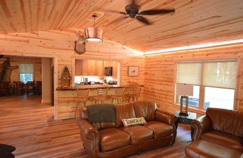 Mayfield House | Luxury Cabin Near Boardman River and Brown Bridge Quiet Area!