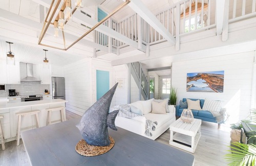 East Porpoise Bay House | Luxury Cabin + Private Beach + Old Growth Forest = Mamma's Saltwater Hideaway