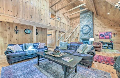 Sapphire House | Luxury Cabin with Deck Less Than 5 Miles to Sapphire Valley!