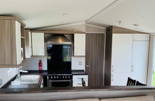 Winestead Cabin | Luxury Caravan Only 10 Mins From the Beach