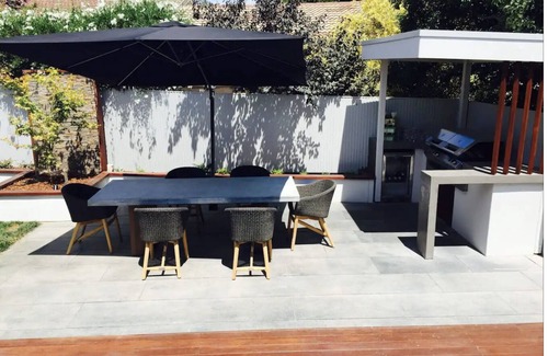 Stirling House | Luxury Central Canberra Home For Families/Work