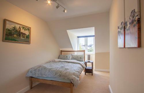 Canterbury House | Luxury Central Home - Superking bed, secure FREE parking