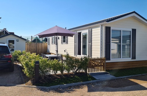 Renesse Ski Chalet | Luxury Chalet for 4 p on Holiday Park Zonnedorp (Renesse, the Netherlands)