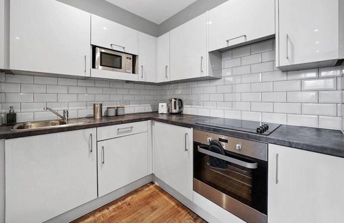 Maidstone Apartment | Luxury City Apt ~wifi~parking~long-stay Discounts