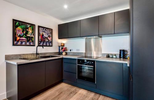 Vauxhall Apartment | Luxury City Escape - Brand New Stylish 2 Bedroom Apartment with Parking