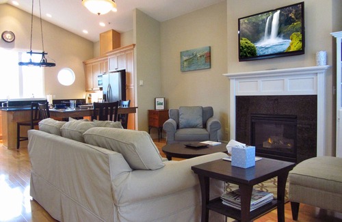 Newport Condo | Luxury Condo at the Arch in the heart of Historic Nye Beach