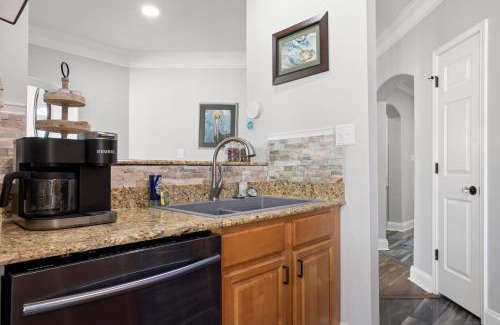 Gulfport Apartment | Luxury Condo in Gulfport