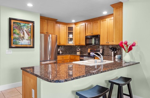 Poipu Condo | Luxury Condo In Poipu Beach, Central Air Conditioning, Pools and Mountain Views