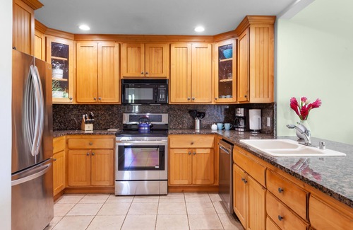 Poipu Condo | Luxury Condo In Poipu Beach, Central Air Conditioning, Pools and Mountain Views
