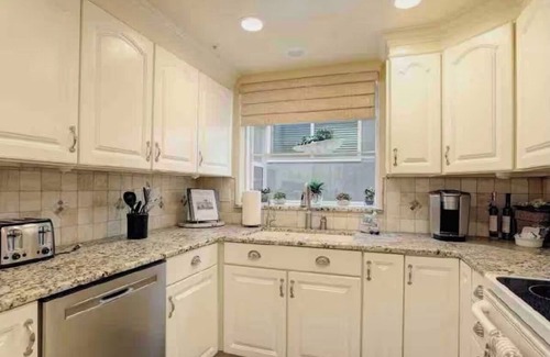 Downtown Condo | Luxury Condo, Private Patio With Firepit, Hot Tub & BBQ