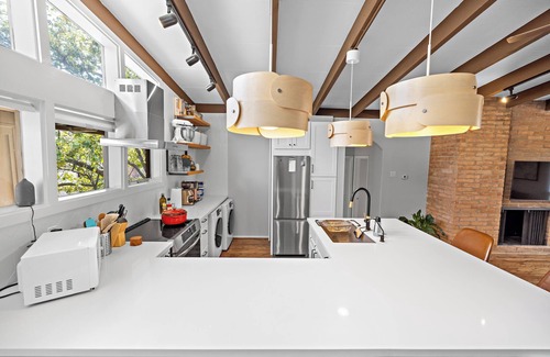 Washington Ave./ Memorial Park Condo | Luxury Condo w/pool, near trails and green space