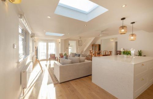Looe Villa | Luxury Cornish Seaview Bungalow