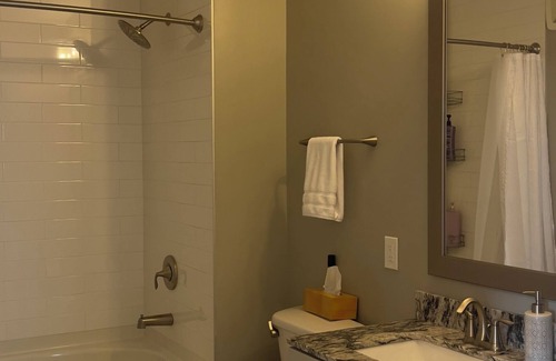 King of Prussia Apartment | Luxury, Cozy, Family Friendly Apartment in Heart of King of Prussia