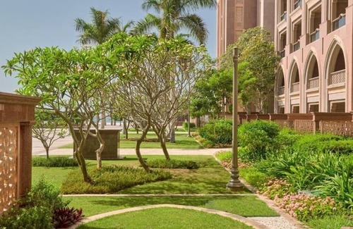 Al Ain Apartment | Luxury Deluxe Room Near Grand Hyatt Abu Dhabi