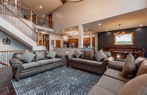 Swanton House | Luxury Dog Friendly Lodge w/Pool & Hot Tub