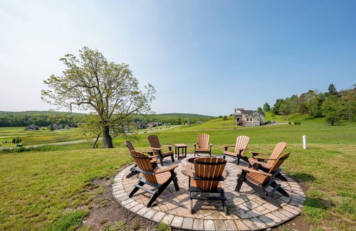 Swanton House | Luxury Dog Friendly Lodge w/Pool & Hot Tub