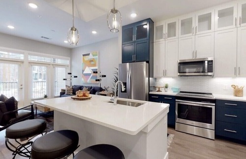 North Decatur Apartment | ✨Luxury Downtown Decatur Oasis✨