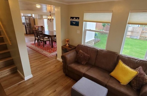 South Addition House | Luxury DT Cottage - Free Parking - Self Check-In