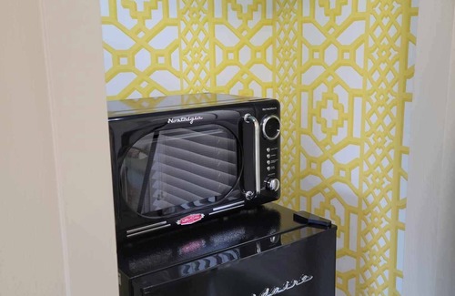 South Redlands House | Luxury Eco-Retreat, Historic Redlands, Orange Blossom Views, Near Kimberly Crest