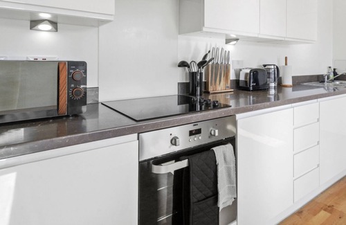 Stevenage Apartment | Luxury Eco Super King Apartment With Large Balcony