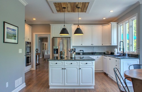 Skyland House | Luxury Estate w/Hot Tub & Game Room + Biltmore Pass | 18 Min to Asheville