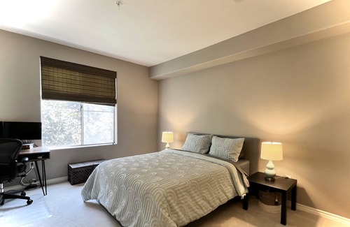 Airport Area Condo | Luxury Executive & Vacay Spot 2BR with a dedicated workspace