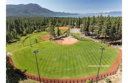 Incline Village Condo | Luxury Family Condo Conveniently Central to skiing in Lake Tahoe