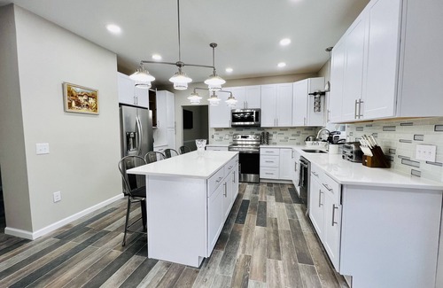 Tobyhanna House | Luxury family friendly gateway. Golf, Lake, Pool