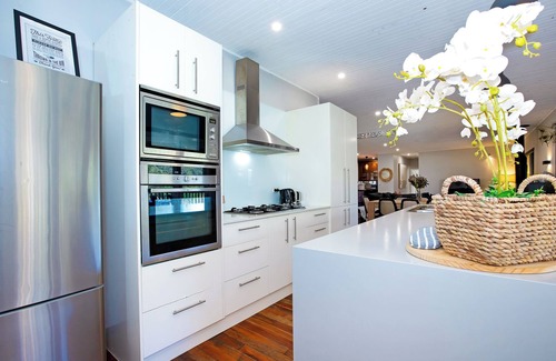 St. Albans House | Luxury Farm Hideaway on 20 acres - Sleeps 22