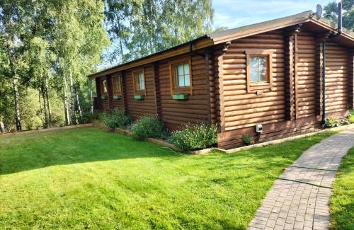Norwich House | Luxury Fishing Lodge - FatRascals Retreat