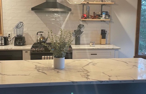 Gooderham Cottage | Luxury Four Season Riverside Cabin