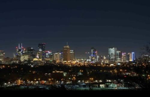 Nashville House | Luxury four-story Home, Rooftop Deck with views, PingPong! Sleeps 12!