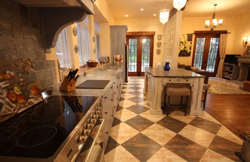 Saanich Cottage | LUXURY FRENCH GARDEN COTTAGE SURROUNDED BY NATURE,Butchart Gardens, Hiking!