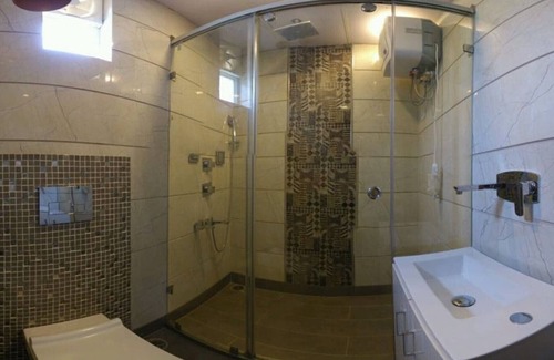 Mayapuri House | Luxury Full 2 Bed/2 Bath Service Apartment with free breakfast