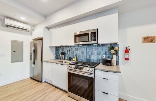 Hoover - Foster Apartment | Luxury Furnished Studio Suite close to Downtown
