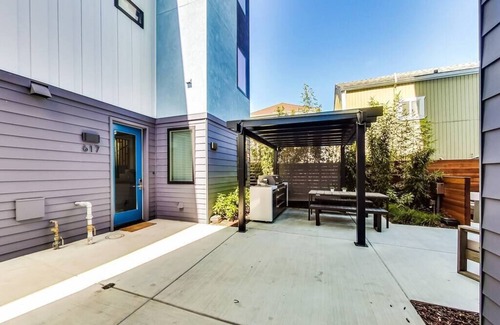 Hoover - Foster Apartment | Luxury Furnished Studio Suite close to Downtown
