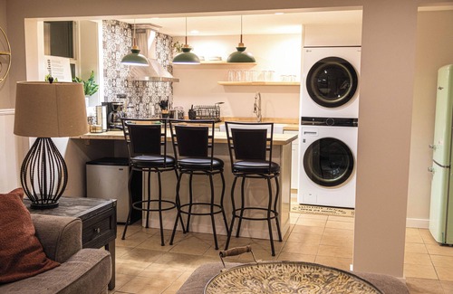 Newburgh Apartment | Luxury Garden Retreat – Newly Renovated with High-End Upgrades