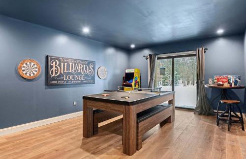 Albrightsville Ski Chalet | Luxury Getaway with Nature and Comfort