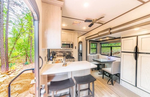 Christopher Creek House | Luxury Glamper Retreat 14 Forest Site