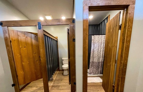 Cosby RV Rental | Luxury Glamping #4-Parkside-Bathhouse-Pergola-WiFi