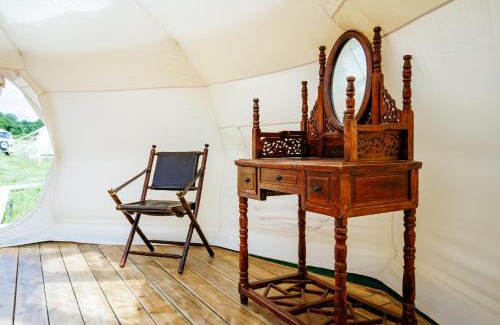 Crowhurst House | Luxury Glamping Retreat in Battle