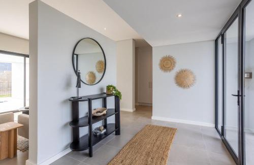 Cape Winelands Villa | Luxury Golf Villa 710, Pearl Valley Golf Estate