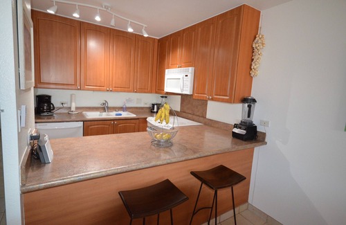Kihei Condo | Luxury Golf Villa AC Ocean Views Walk to Beach & Trails