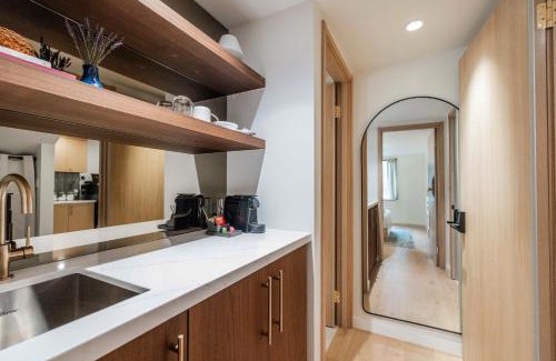 Mission District House | Luxury guest suite with private bath