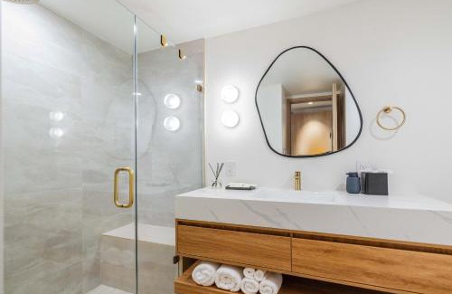 Mission District House | Luxury guest suite with private bath